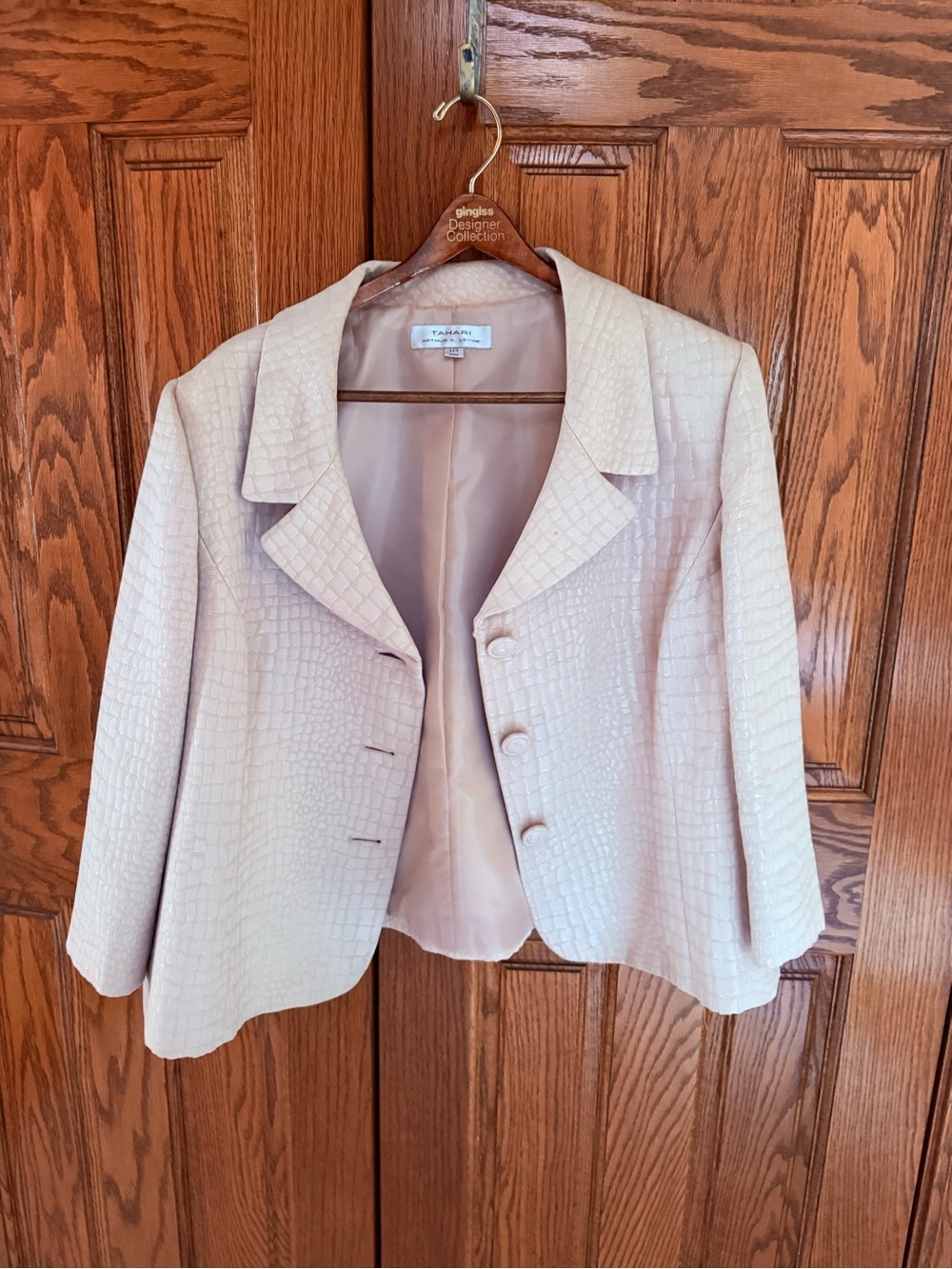 Tahari Soft Cream Croc-Embossed Skirt Set Blazer